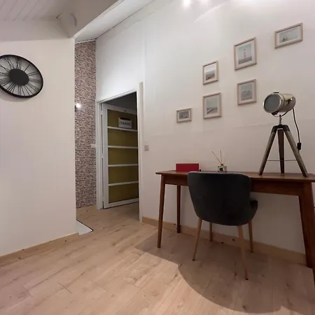 Maison Bel-etage A Apartment Wavre